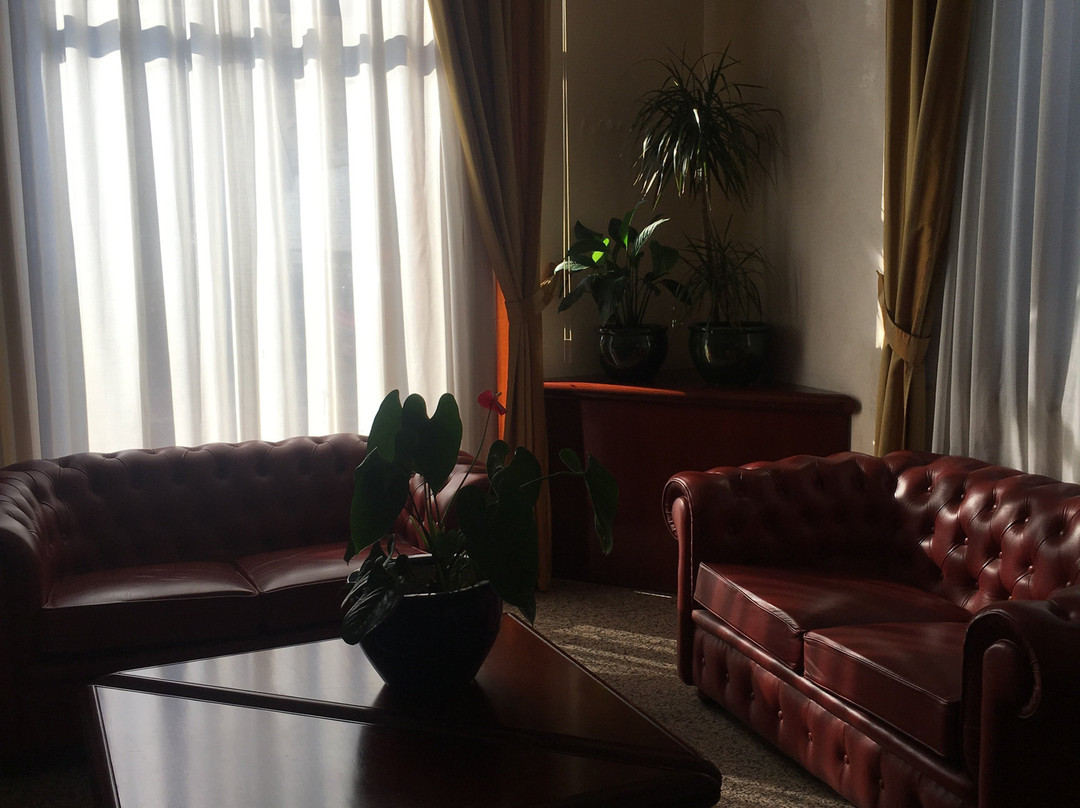 瑞什登丝公寓酒店主图