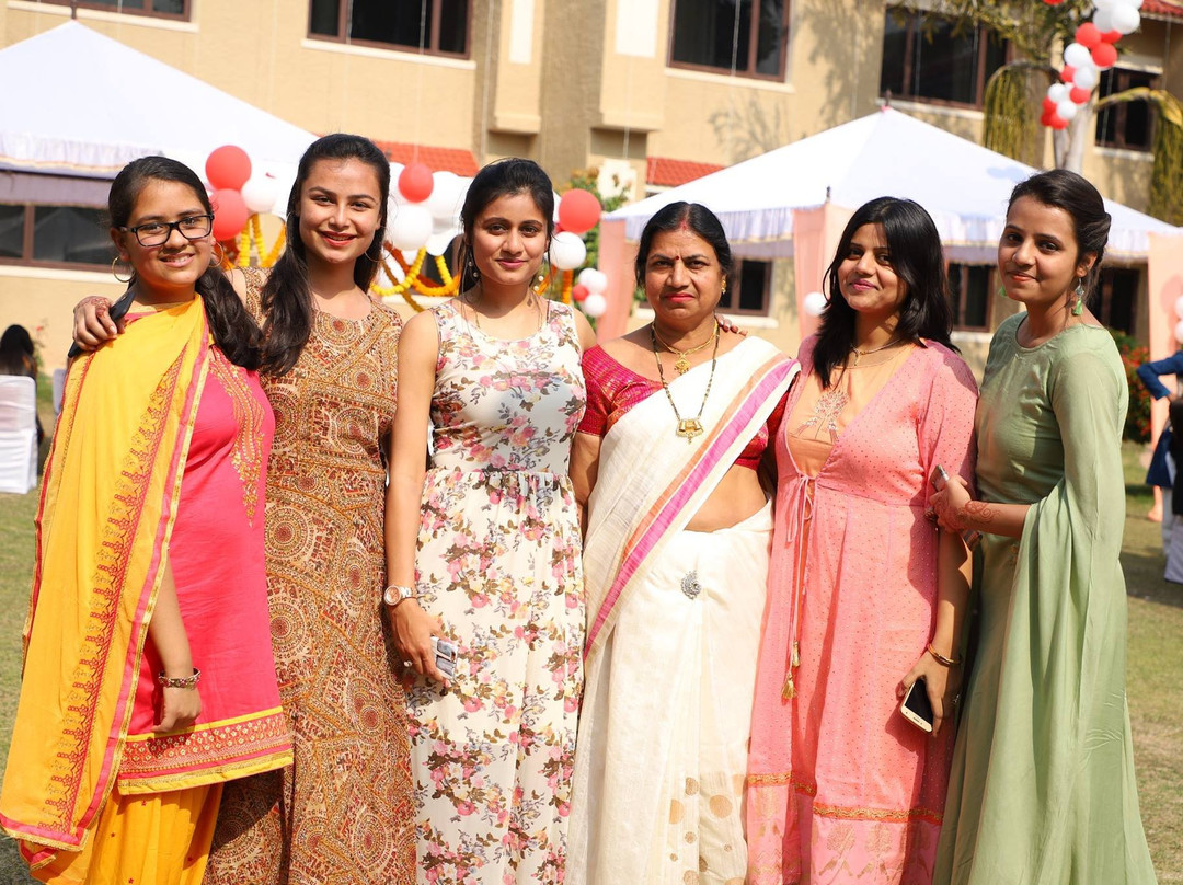 克拉克斯克久拉霍酒店主图