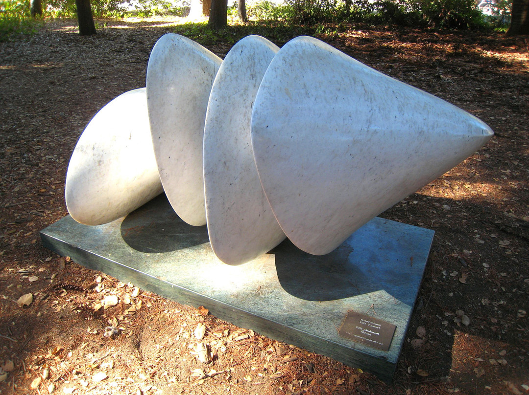 Retrofuteé Sculpture-斯坦福必去景点