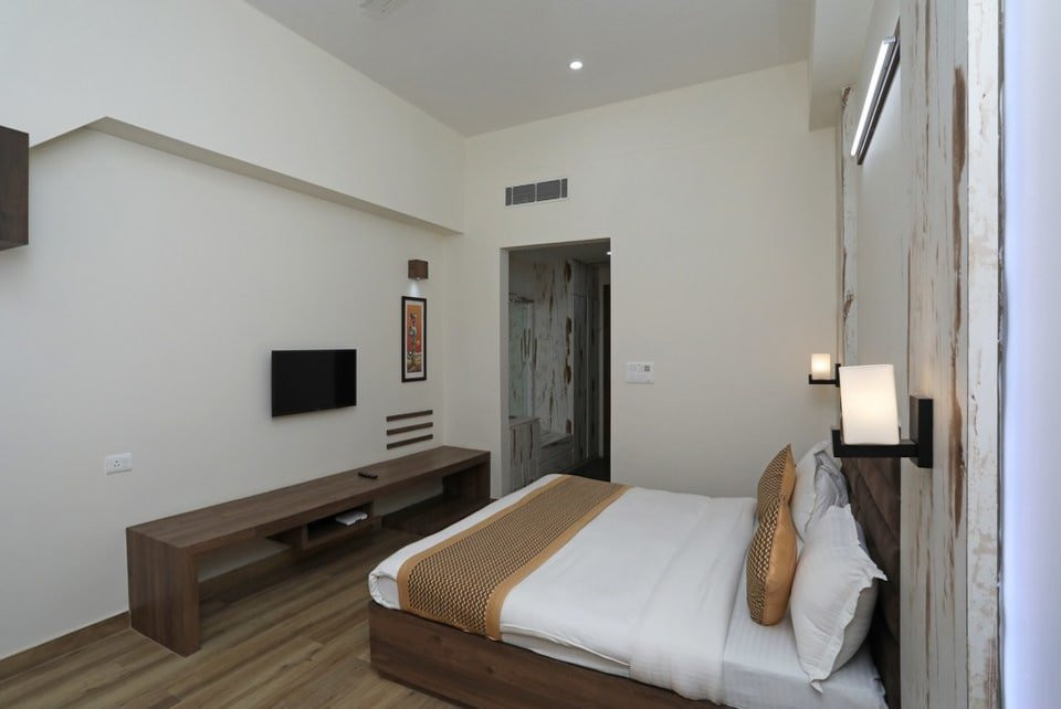 Rudraksh Hotel主图