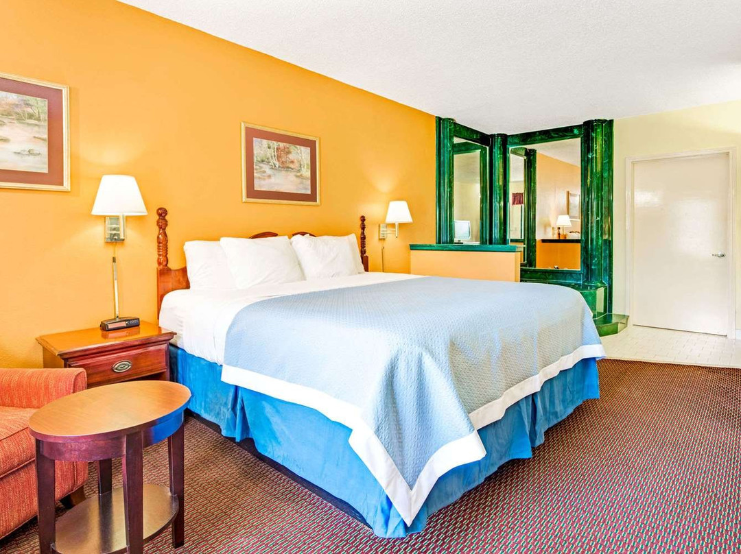 Days Inn by Wyndham Covington主图