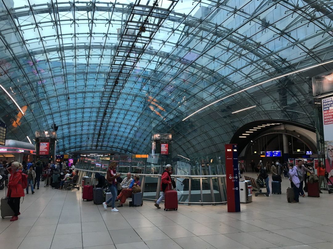 Frankfurt am Main Flughafen Fernbahnhof景点图片