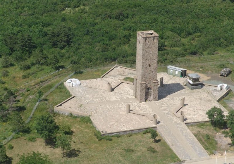 Gazimestan Memorial景点图片