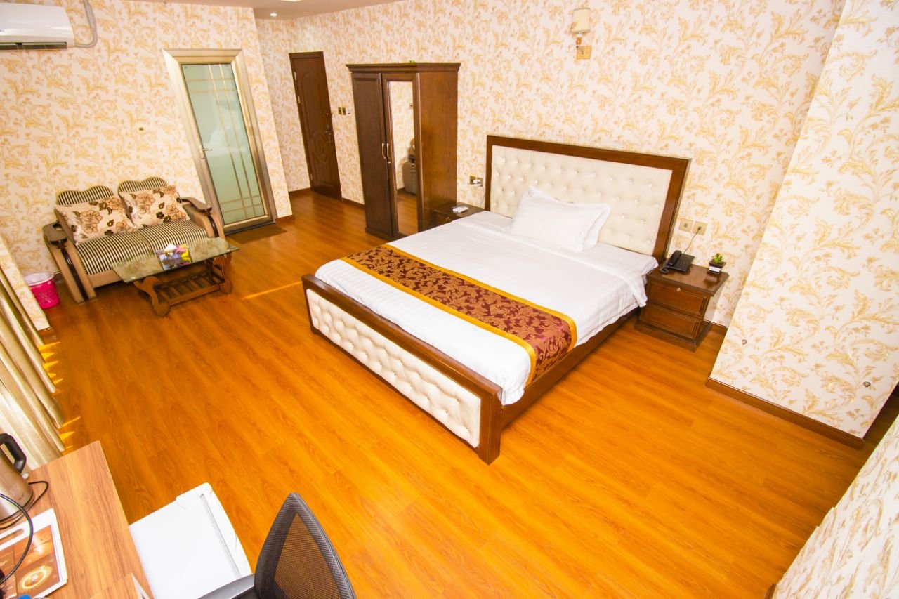 Hotel Ample-官方