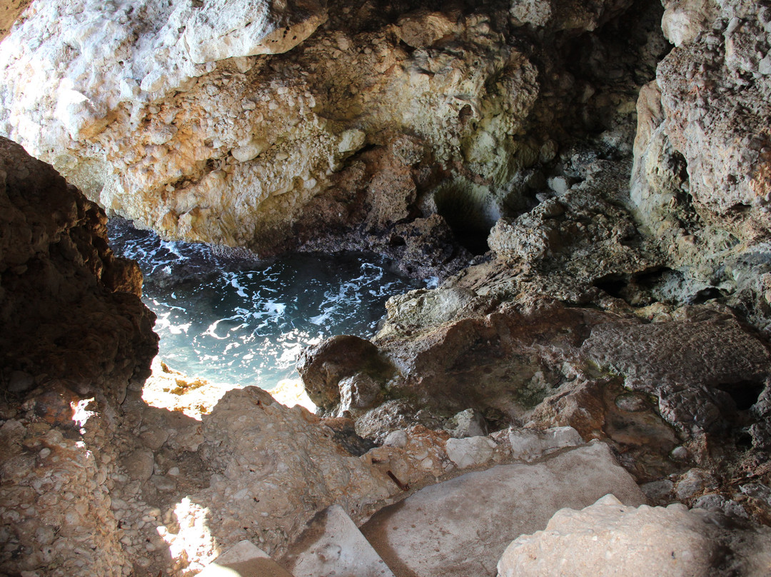 Belmonte Mezzagno旅游景点-Grotta della regina