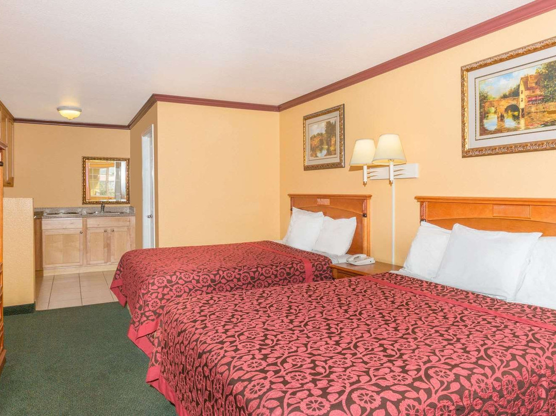 基恩城戴斯酒店主图