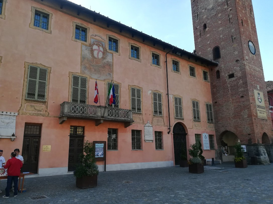 Torre civica e Palazzo Comunale-凯拉斯科必去景点