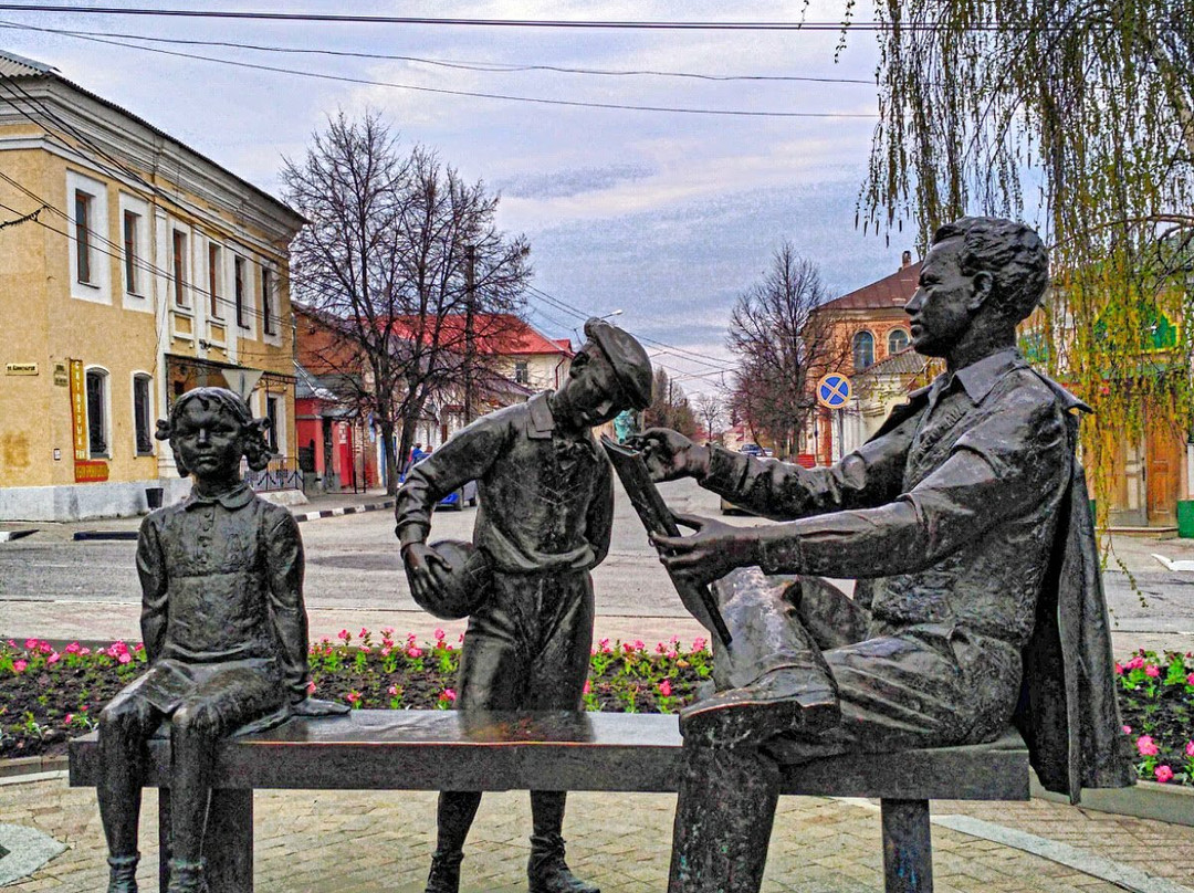 Monument to the Painter N.N. Zhukov-Yelets必去景点