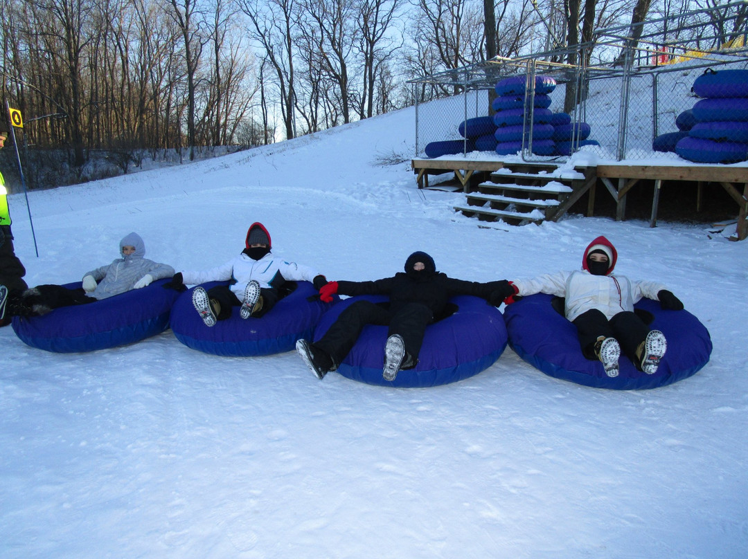 Raging Buffalo Snowboard Ski Park景点图片