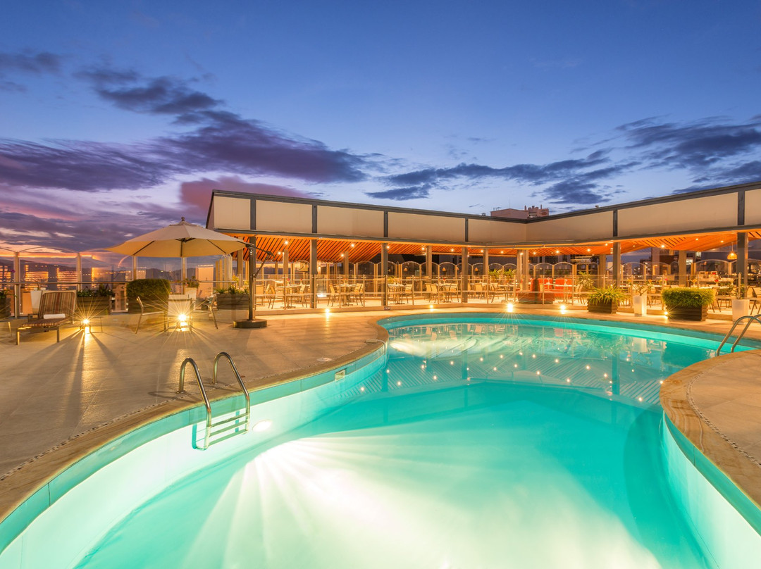 布卡拉曼加丹恩卡尔顿酒店主图