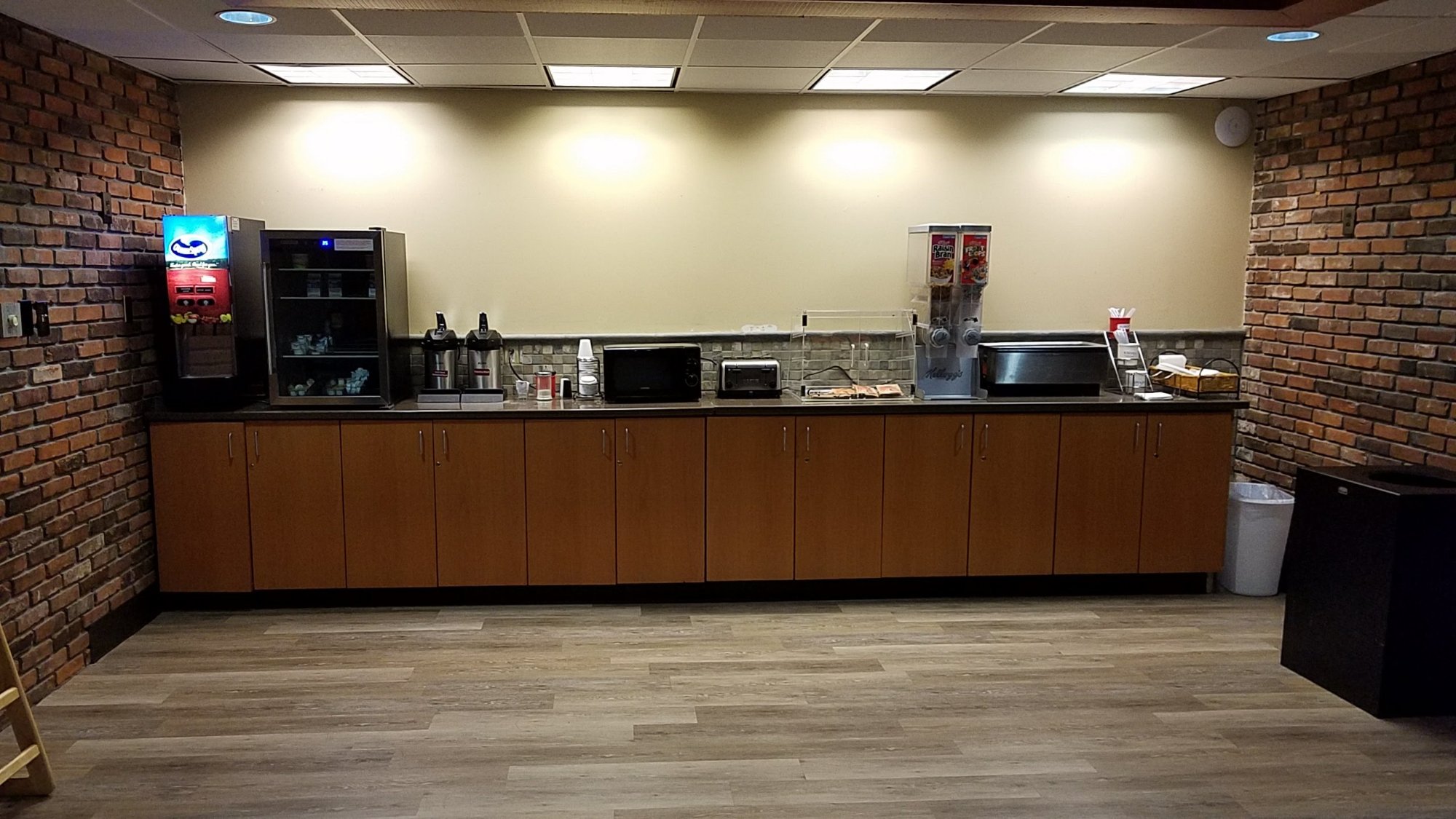 Ramada by Wyndham St. Louis Airport and Conference Center-餐饮