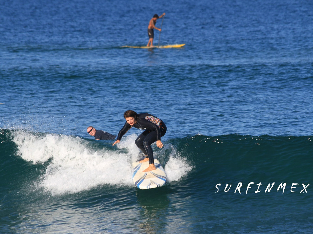 B Surfer Surf School-埃斯孔迪多港必去景点
