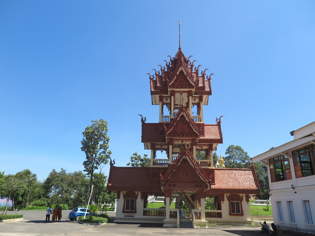 Wat Saprasansuk景点图片