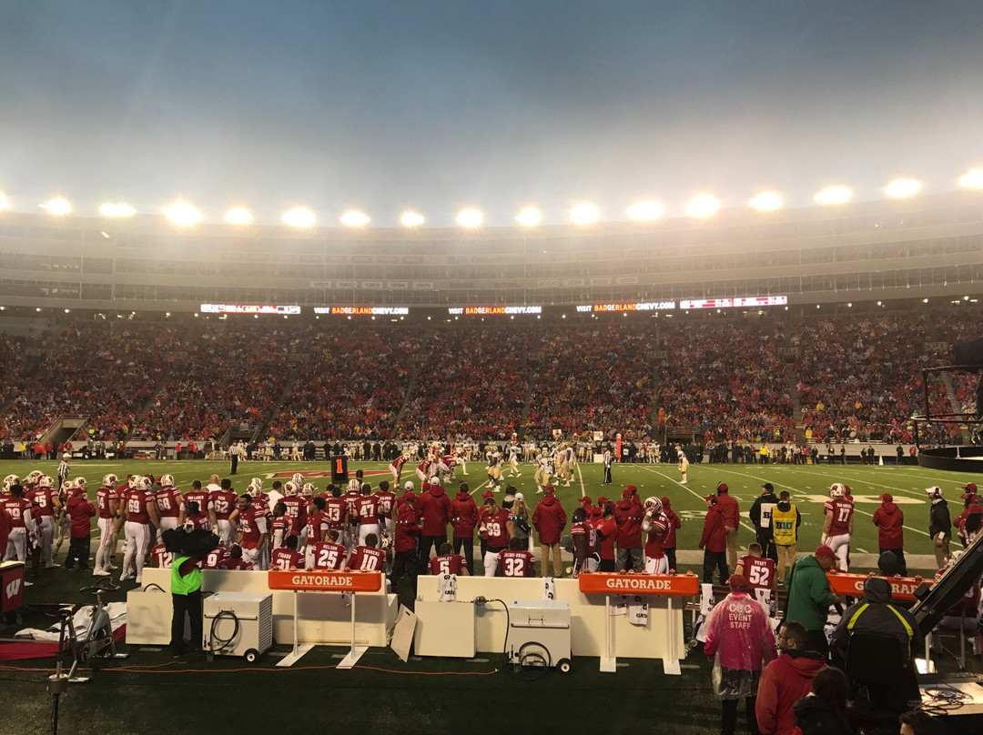 Camp Randall Stadium (University of Wisconsin)-麦迪逊必去景点