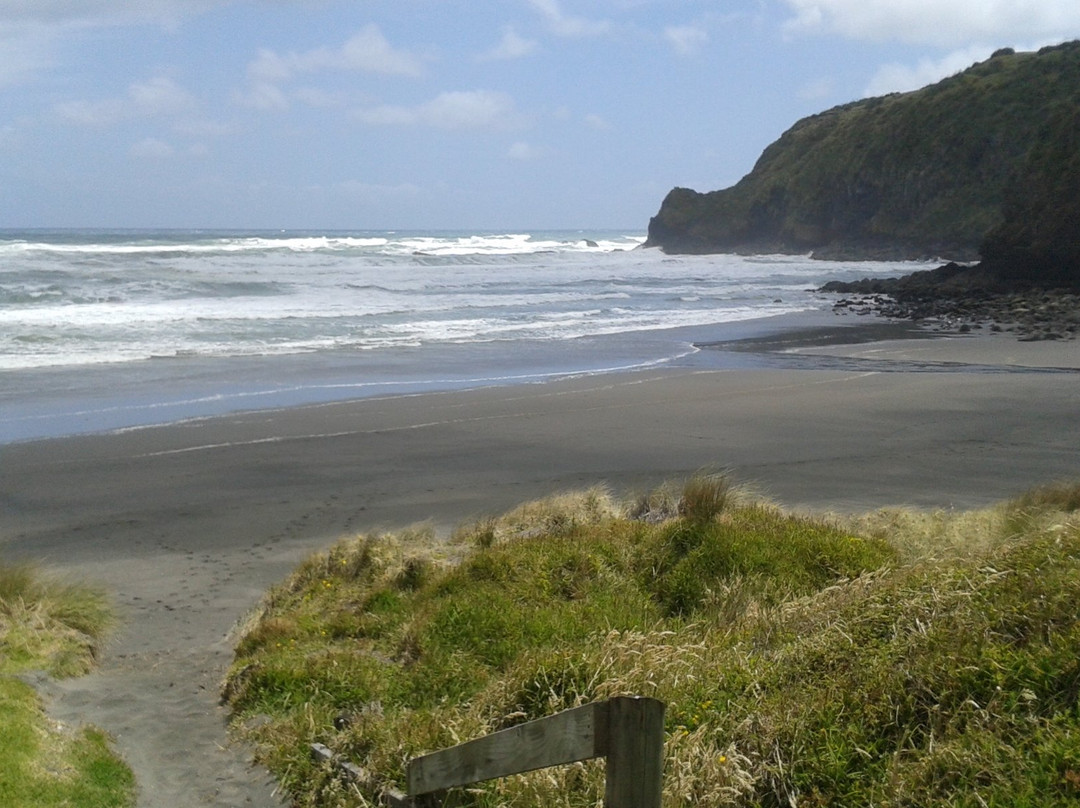 Ruapuke Beach景点图片