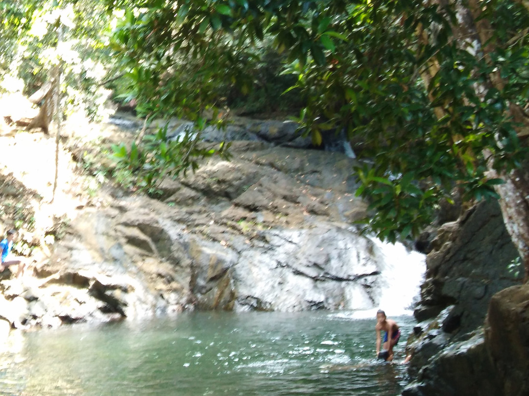 Lambingan Falls景点图片
