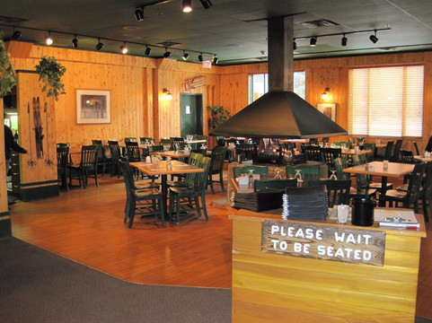 Pinewoods Dining Room主图