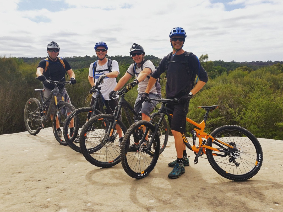 Joes Mountain Bike Tours景点图片