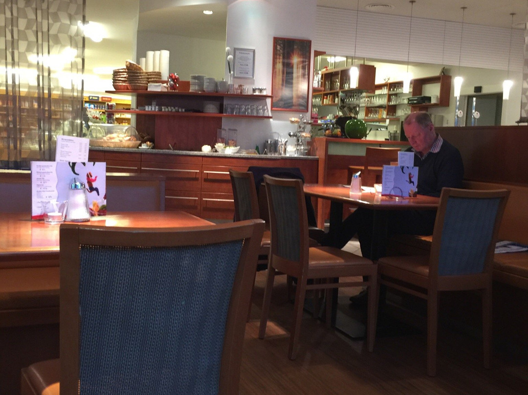 湖瀚姆餐馆和美食-Neuhofer Café Bäckerei