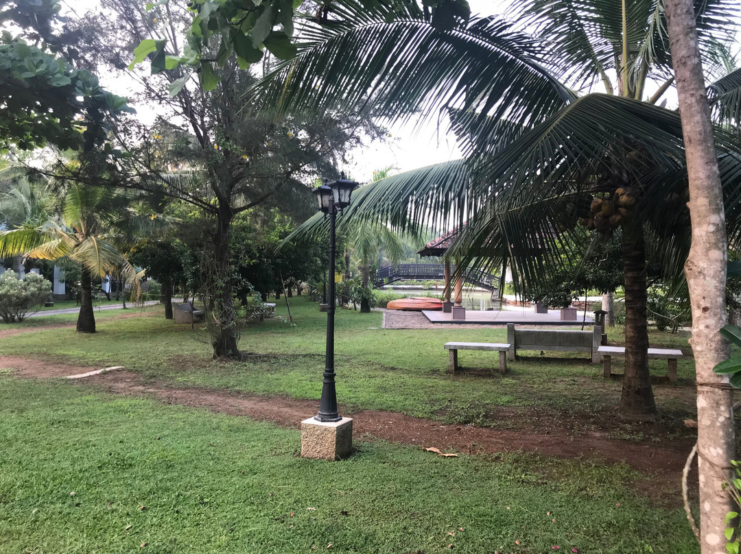 马欣德拉柴瑞海海滩俱乐部主图