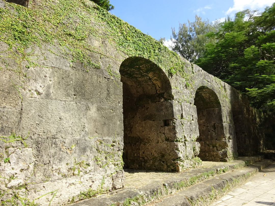 Stone gate, Old Sogenji Temple景点图片