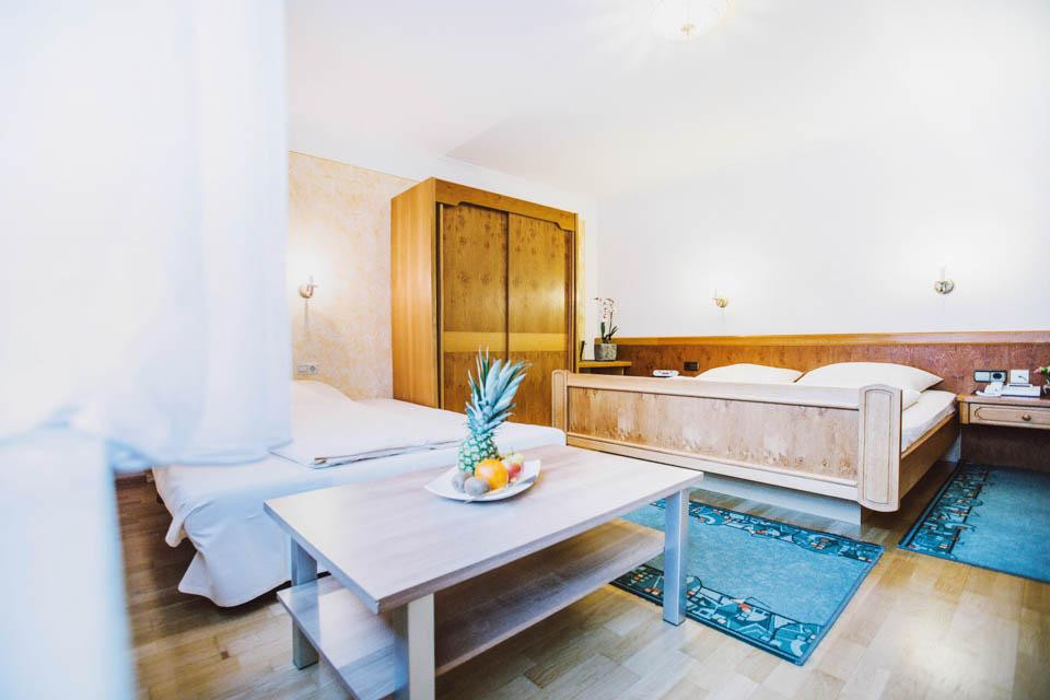 Hotel Gasthof Hirsch主图