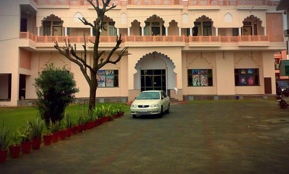 Amrapali Hotel主图