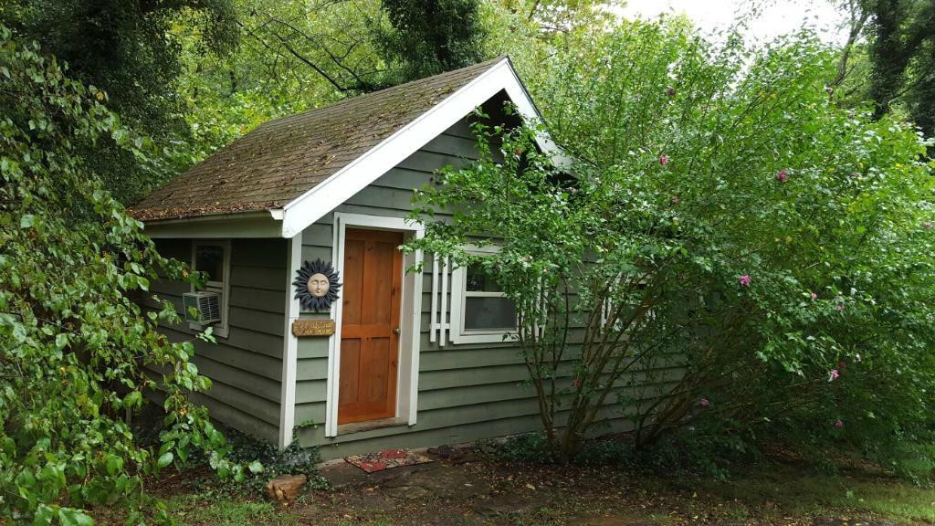 Lost Valley Lodging Cabins
