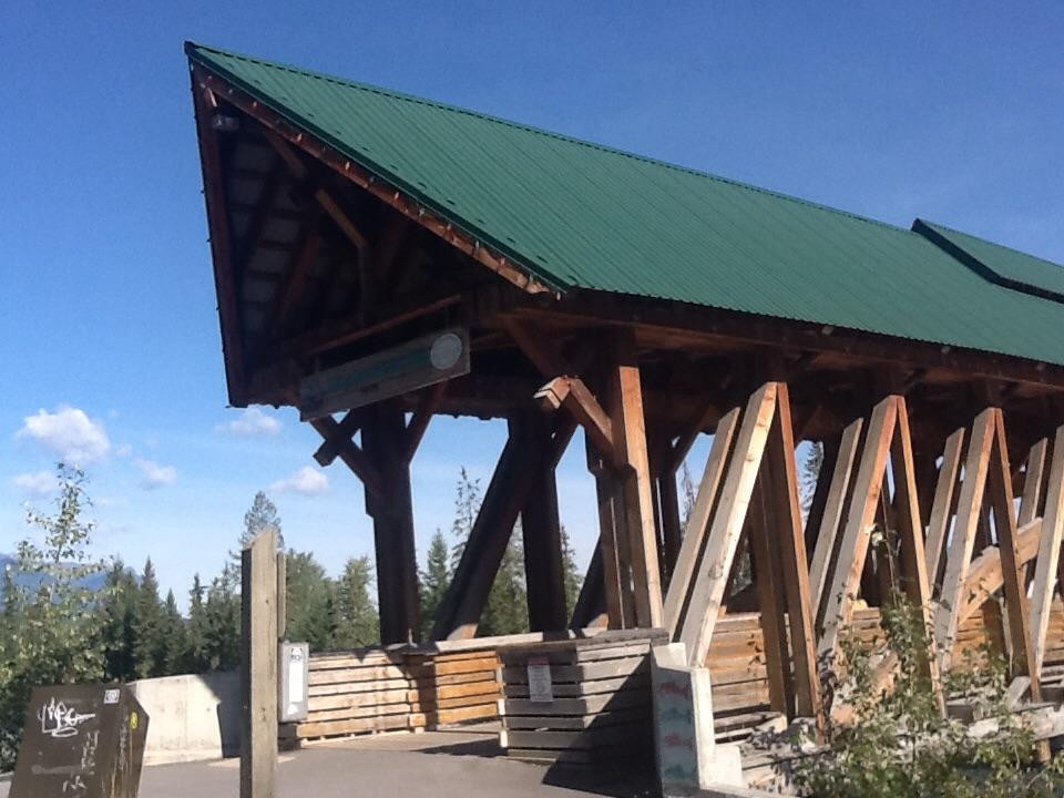 Kicking Horse Pedestrian Bridge景点图片