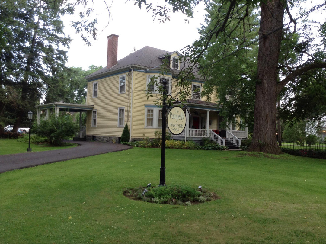 Tioga Center酒店住宿-Pumpelly House Estate