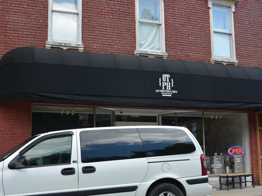 Old Town Public House-科尼利厄斯必去景点