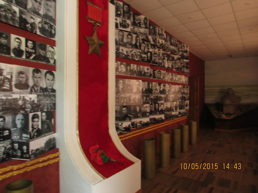 Memorial Complex in Honor of the Heroes Eltigen Marine景点图片