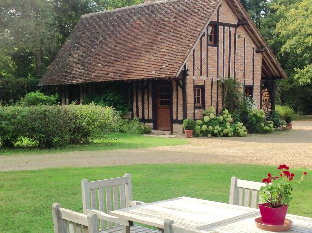 Fresnes酒店住宿-La Rabouillere