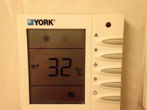 辉盛庭国际公寓主图