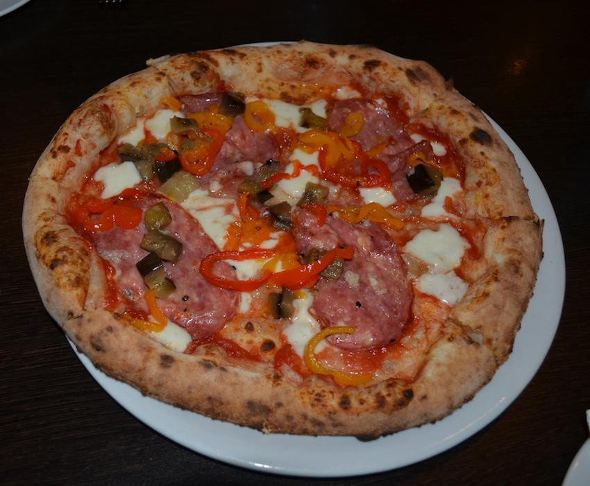 Hill Top餐馆和美食-The Local Italian