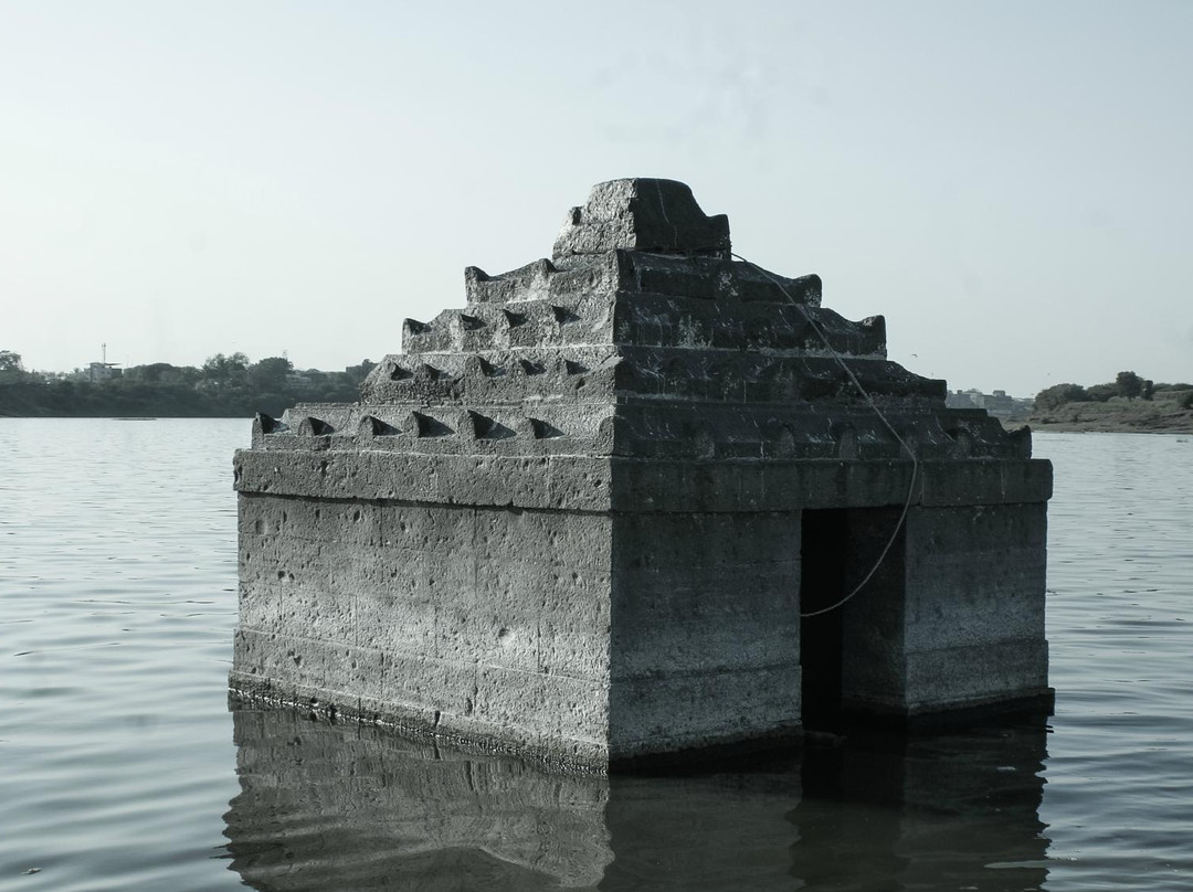 Vishnupad Temple景点图片