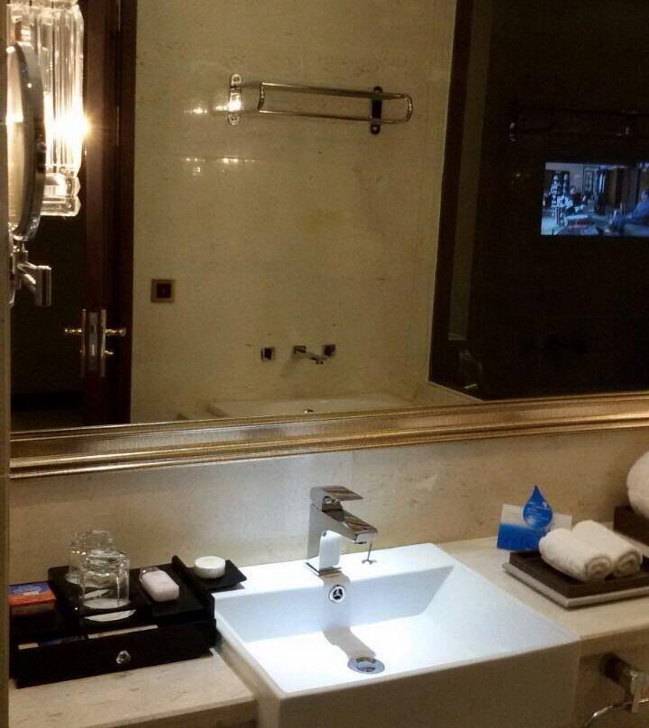 中乐百花酒店主图