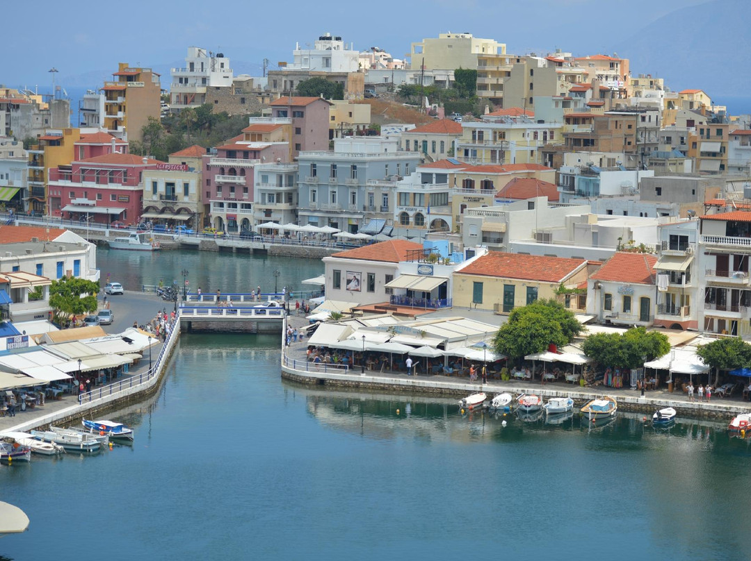 Lake Voulismeni景点图片