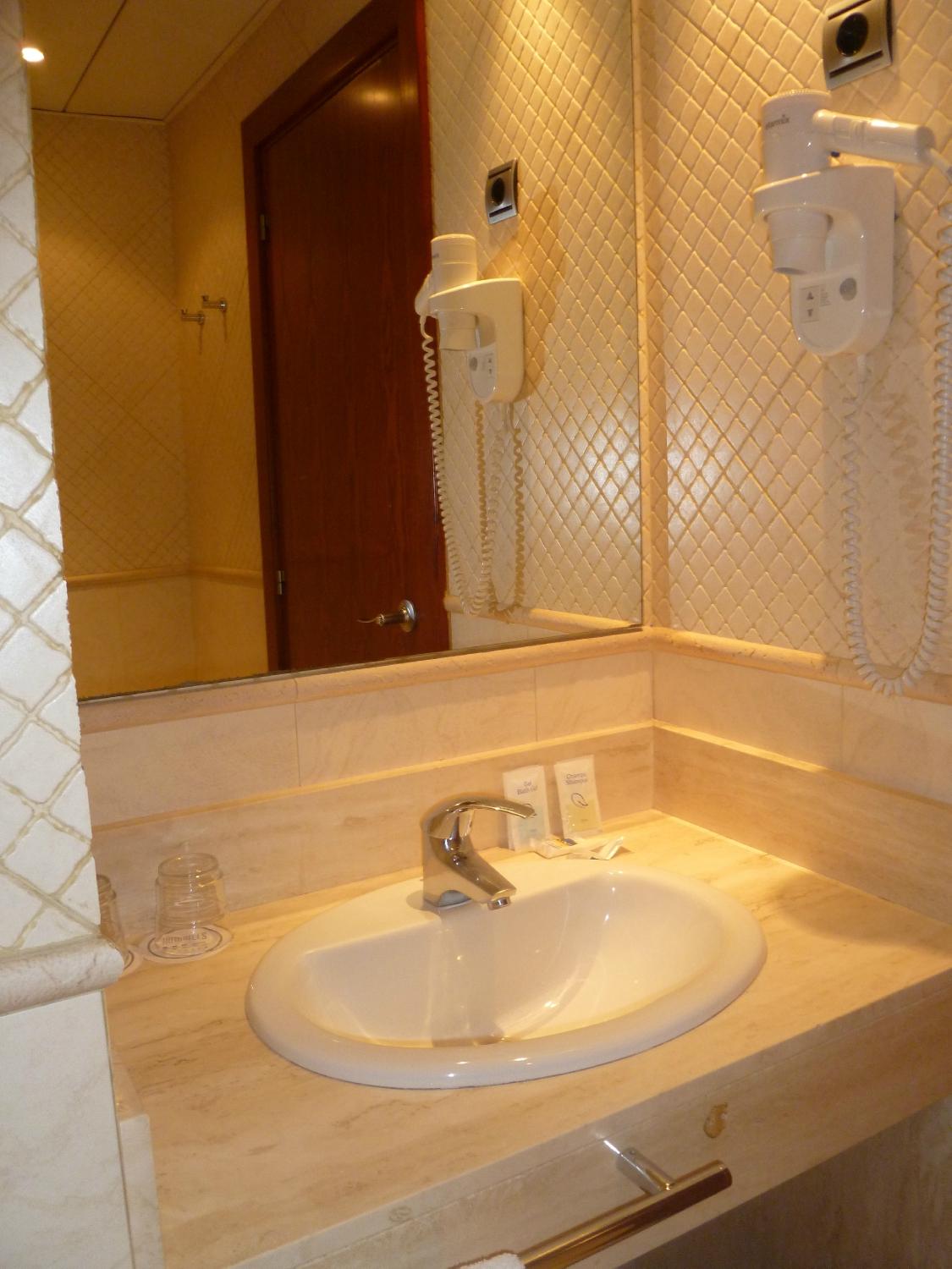 City Park Hotel Barcelona-浴室