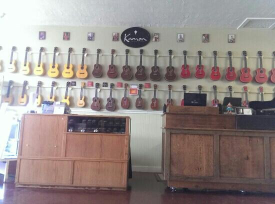 Play Ukulele On Kauai-卡拉西奥必去景点