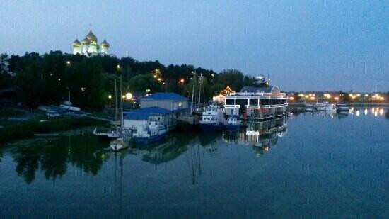 Yaroslavl Embankment景点图片