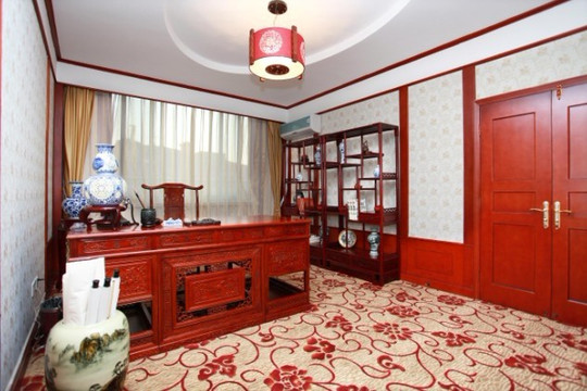 青岛海林山庄大酒店(石老人海水浴场海安路地铁站店)主图