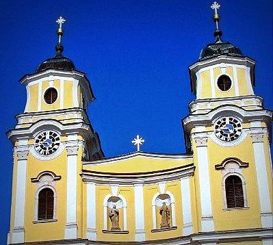 Basilika St. Michael-月亮湖必去景点