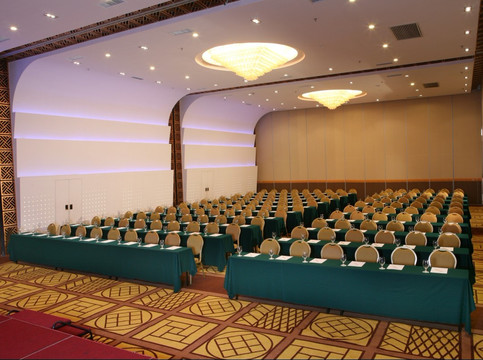 深圳万悦格兰云天大酒店主图