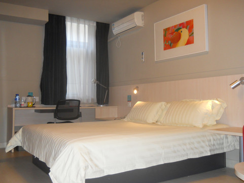 白玉兰酒店（西安明城墙长乐门地铁站店）主图