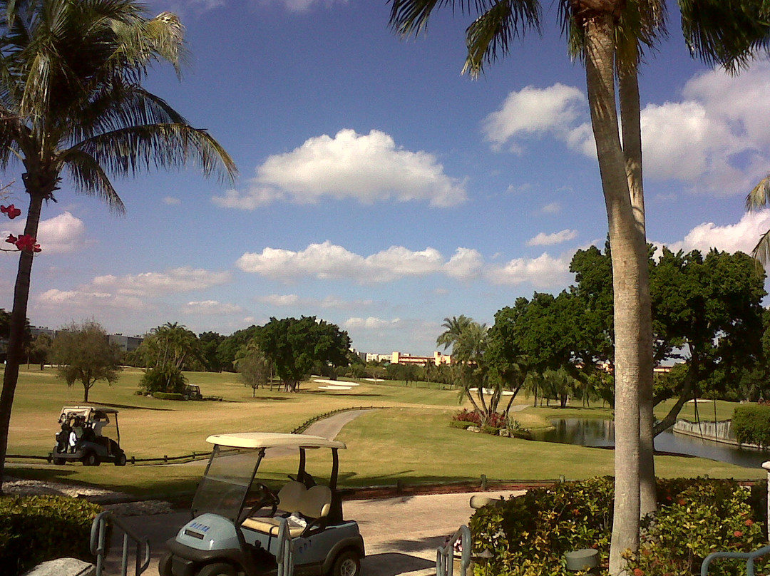 The Diplomat Golf & Tennis Club-哈伦代尔海滩必去景点