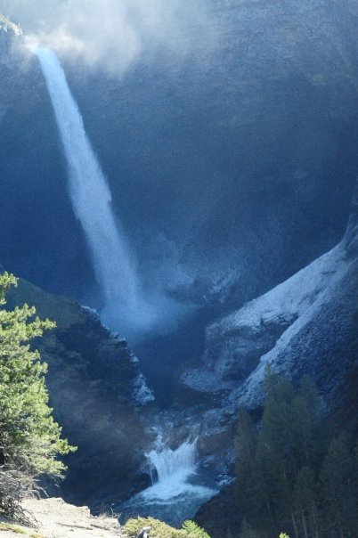 Helmcken Falls景点图片