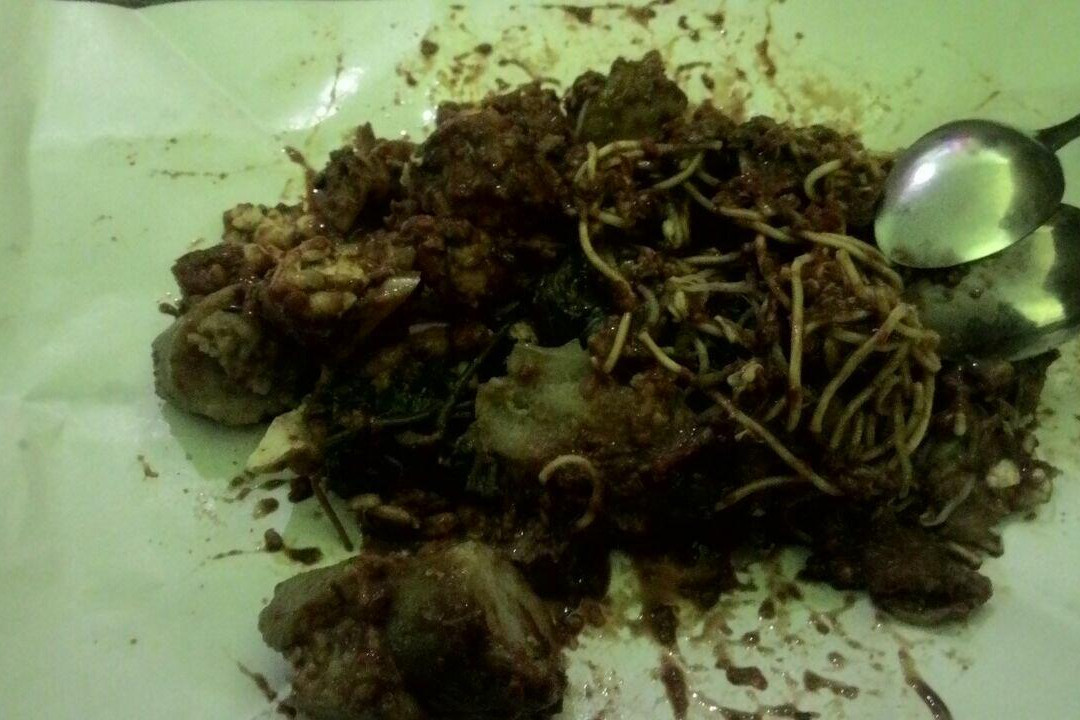 Pacitan餐馆和美食-Rujak Cingur Bu Parto