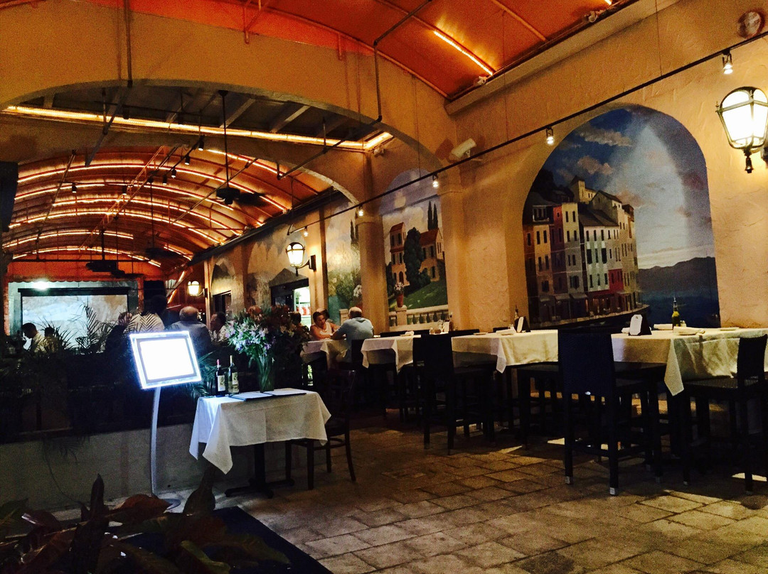 Carmine's La Trattoria