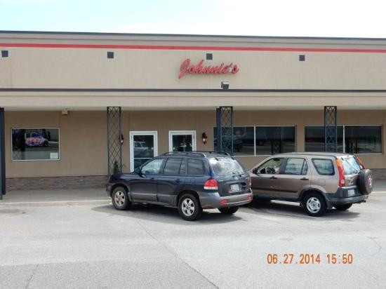 Johnnie's Charcoal Broiler